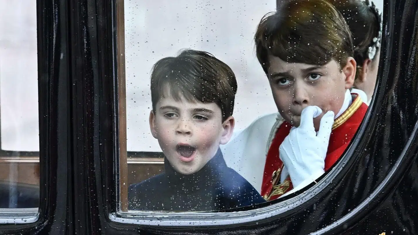 Gab tre for den unge prins.