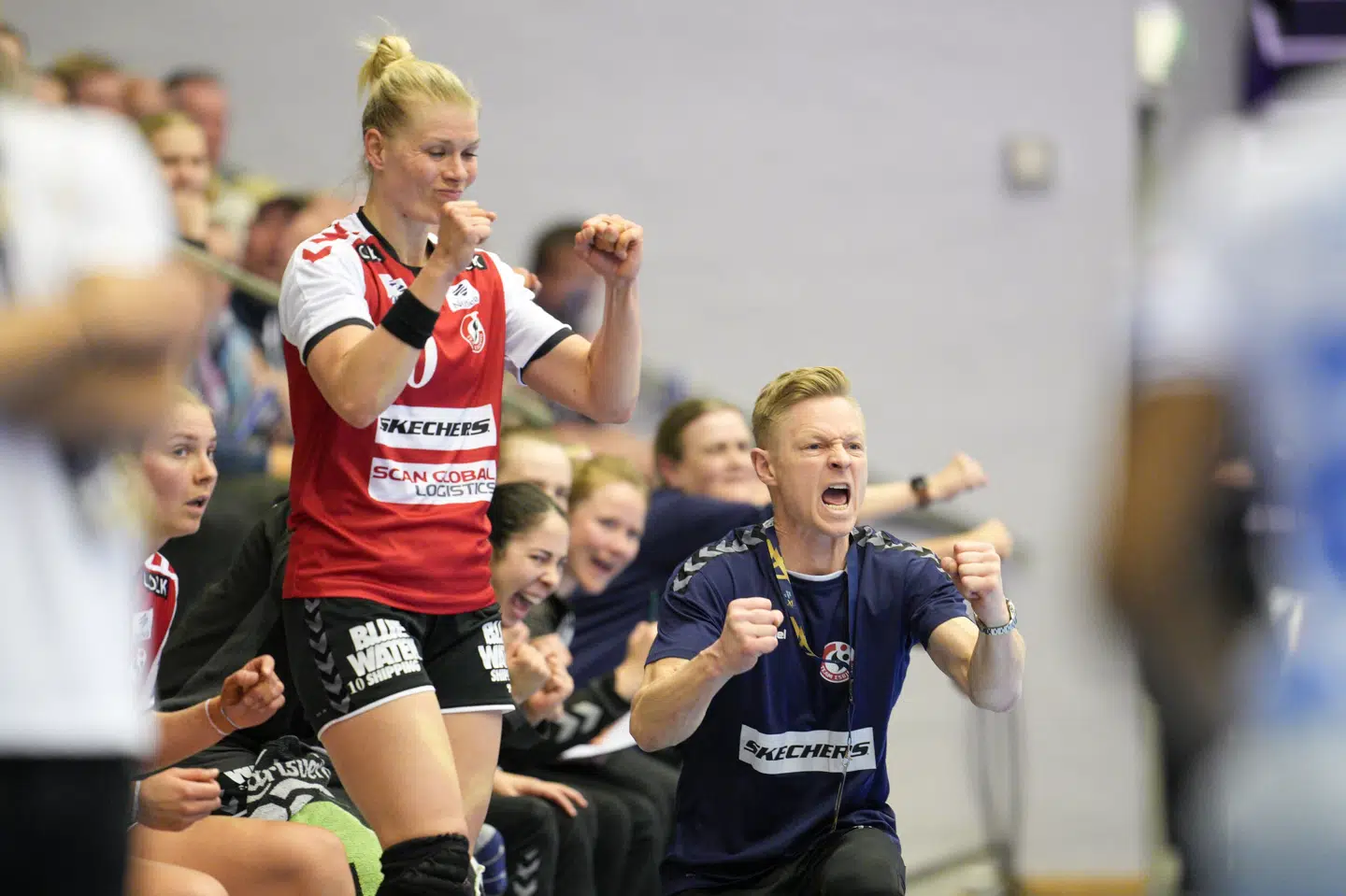 Jesper Jensen og Kathrine Heindahl jubler under hjemmekampen mod CSM Bucuresti. Frank Cilius/Ritzau Scanpix