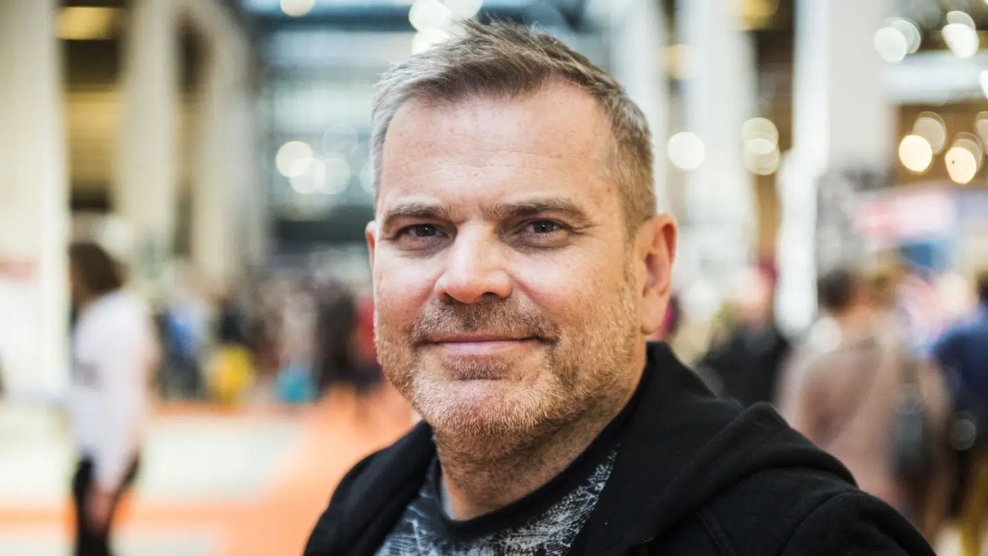 Hans Pilgaard er gået til tasterne, efter det er kommet frem, at to direktører, der er blevet fyret fra Århus Universitetshospital, får fratrædelsesbonusser på flere milioner kroner.