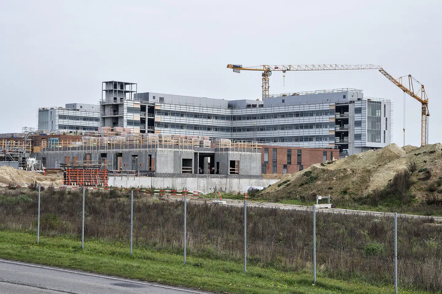 Der skal findes plads til langt flere solceller på tagene på Nyt Aalborg Universitetshospital. (Arkivfoto). Henning Bagger/Ritzau Scanpix