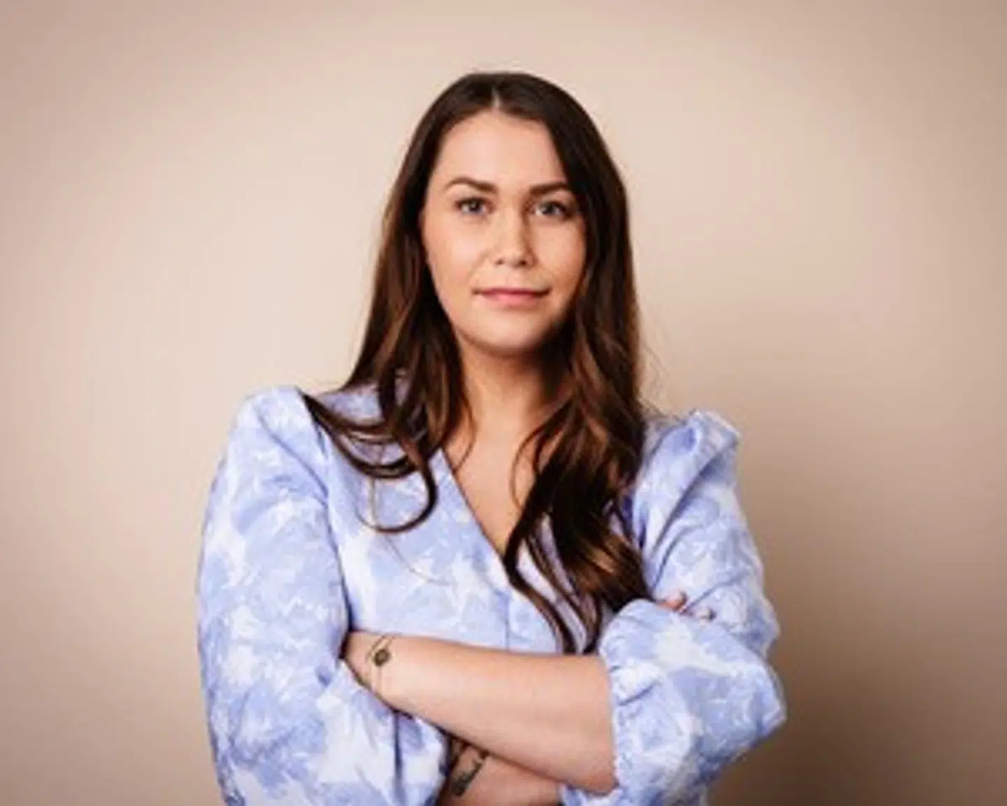 Pernille Oldgaard er 32 år, selvstændig økonomisk mentor, foredragsholder, underviser og podcaster. Derudover har hun instagramprofilen Moneymum.dk og kan desuden snart kalde sig forfatter.