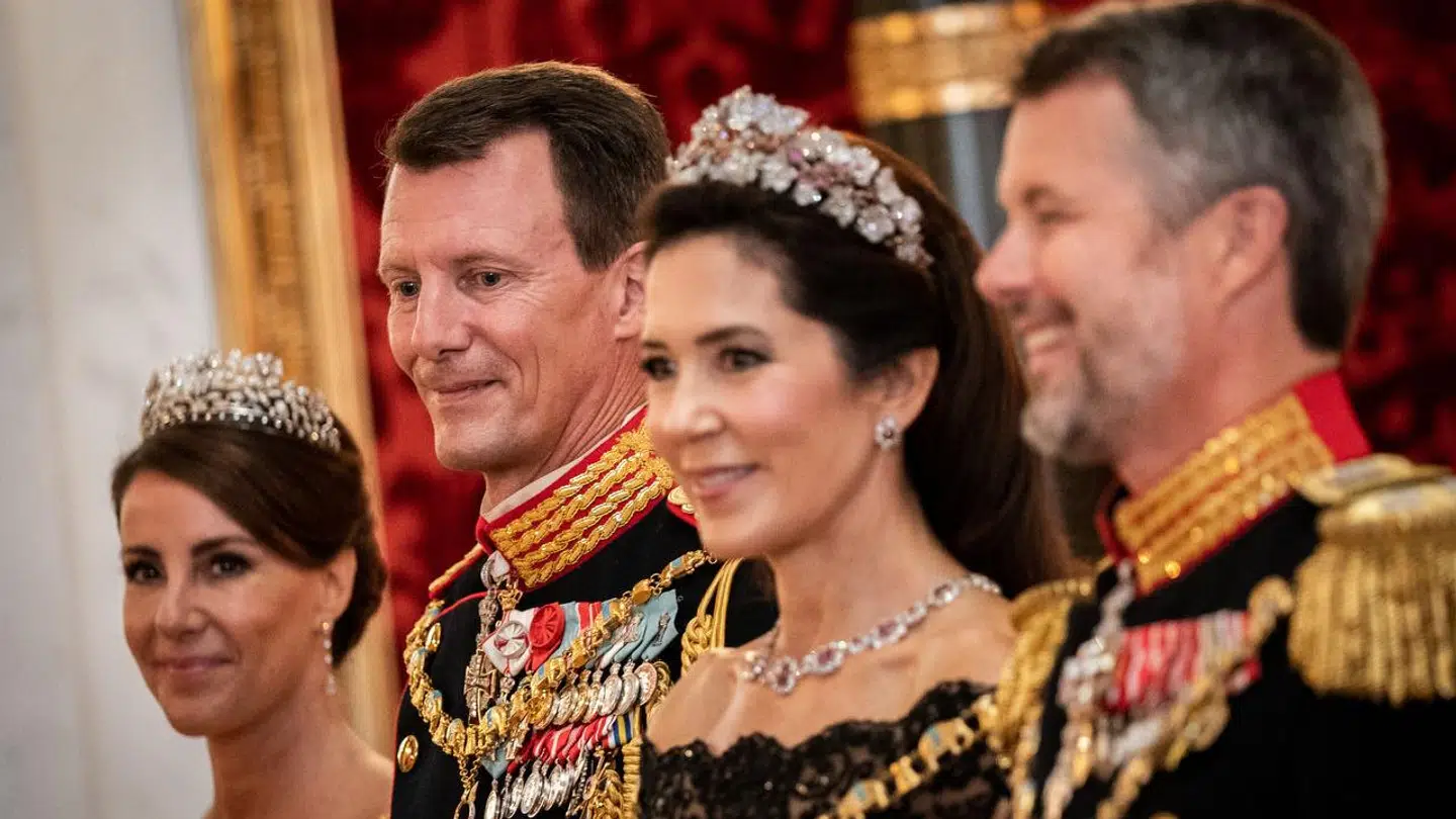 Kronprins Frederik, Kronprinsesse Mary, Prins Joachim og Prinsesse Marie ved ankomsten til gallamiddag på Christiansborg Slot under fejringen af dronningens 50-års regeringsjubilæum i København søndag den 11. september 2022.