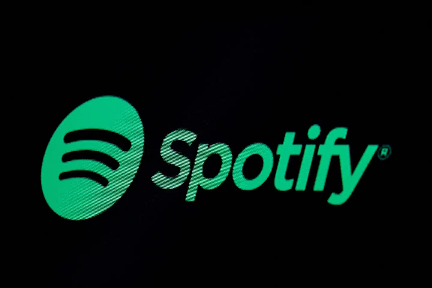 Spotify blev stiftet af de to svenskere Daniel Ek og Martin Lorentzon i 2006 og gik i luften i en række europæiske lande i 2008. I 2011 gik Spotify ind på det danske marked. (Arkivfoto). Brendan Mcdermid/Reuters