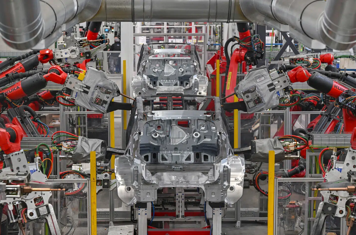 Allerede nu bruges intelligente robotter til en række formål, blandt andet at samle biler. I fremtiden bliver disse robotter både klogere og allestedsværværende.