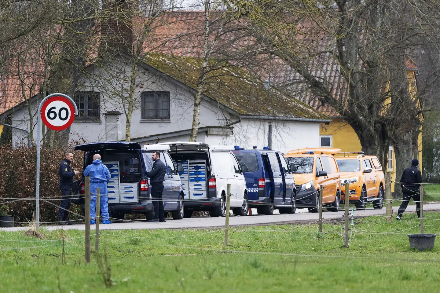 Politiet har søndag arbejdet ved et hus på Fladholtevej i Kirkerup i forbindelse med eftersøgningsindsatsen syd for Slagelse. Claus Bech/Ritzau Scanpix