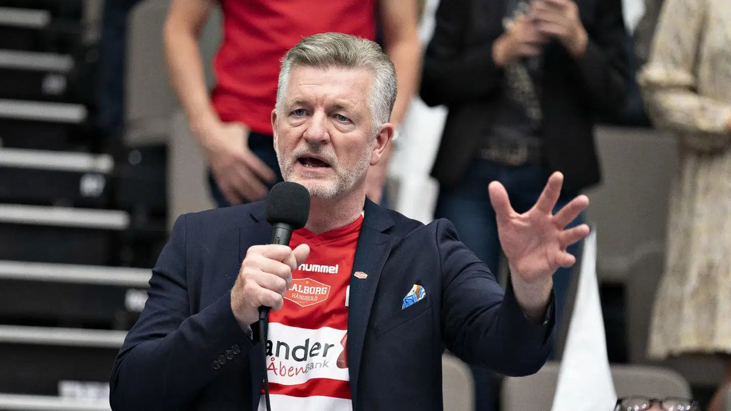 Aalborg-direktør Jan Larsen vil ikke udtale sig om Hansens situation.