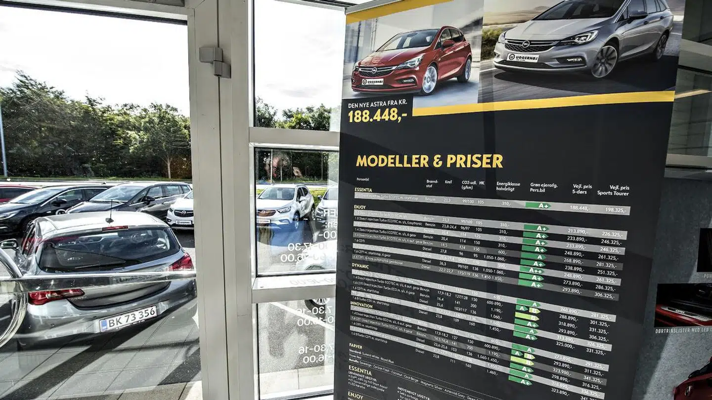 Salget af dieselbiler styrtdykker, skriver Finans.