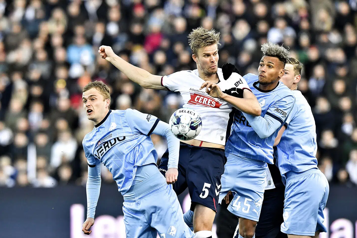 AGF og Randers FC ligger henholdsvis nummer fire og fem i tabellen. Ernst Van Norde/Ritzau Scanpix