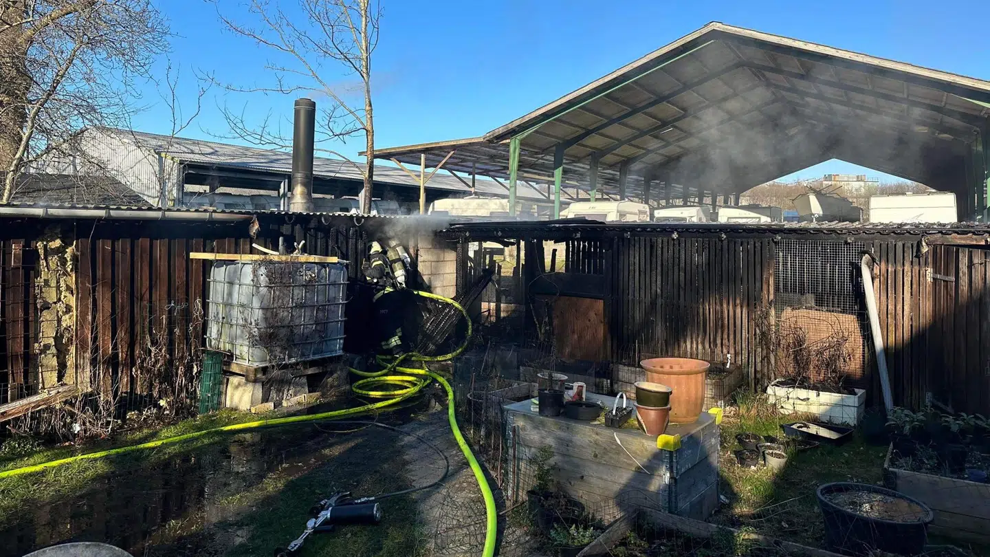 Her ses brandvæsnets arbejde ved boligen i Hillerød. Foto: Frederiksborg Brand og Redning