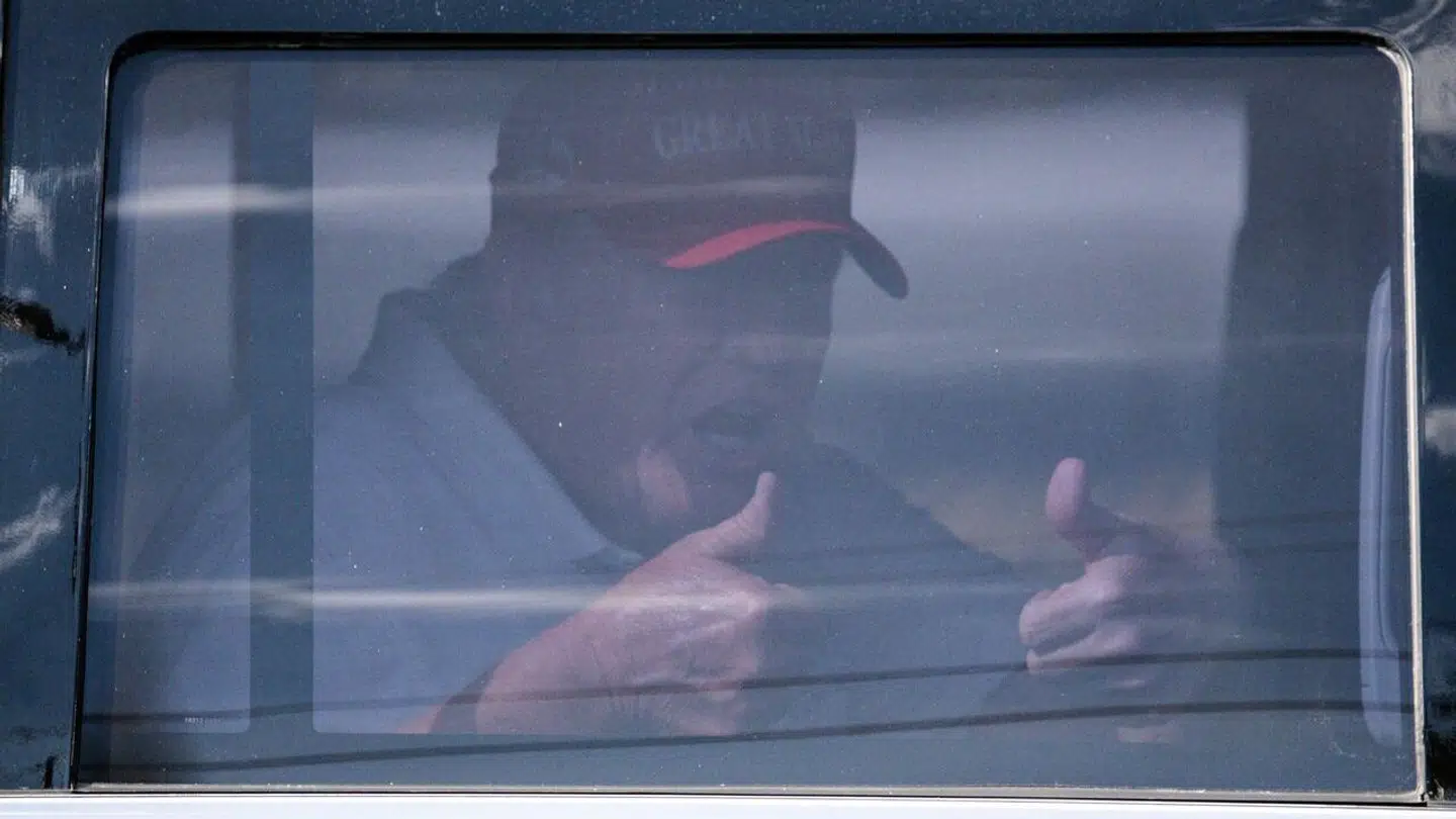 Tidligere præsident Donald Trump benægter, at han har haft en affære med pornoskuespilleren Stormy Daniels. Han erkender dog, at hans tidligere advokat har udbetalt 130.000 dollar til hende.