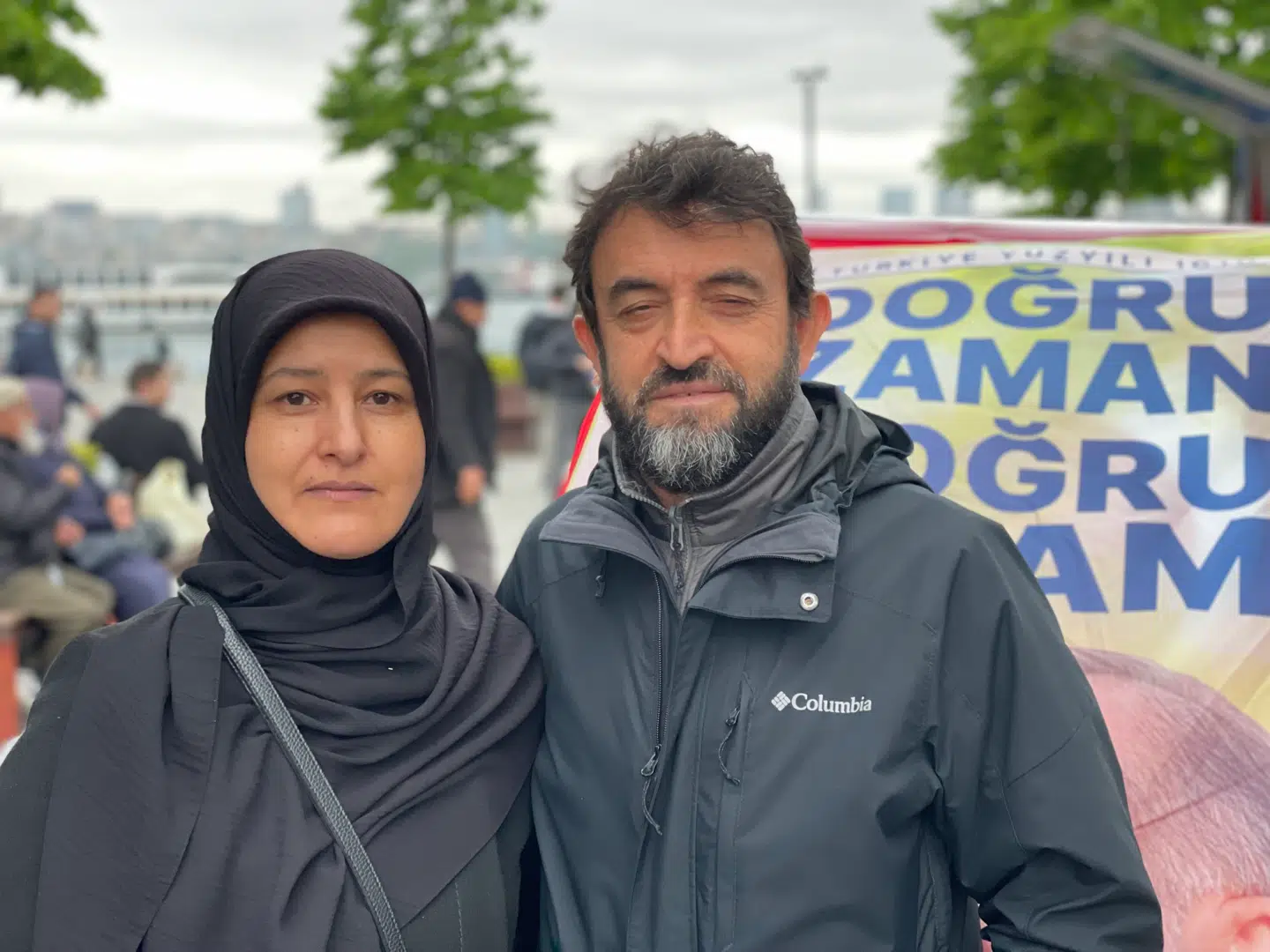 Güldan Demiral og hendes mand stemmer begge på præsident Erdogans AKP ved søndagens valg i Tyrkiet