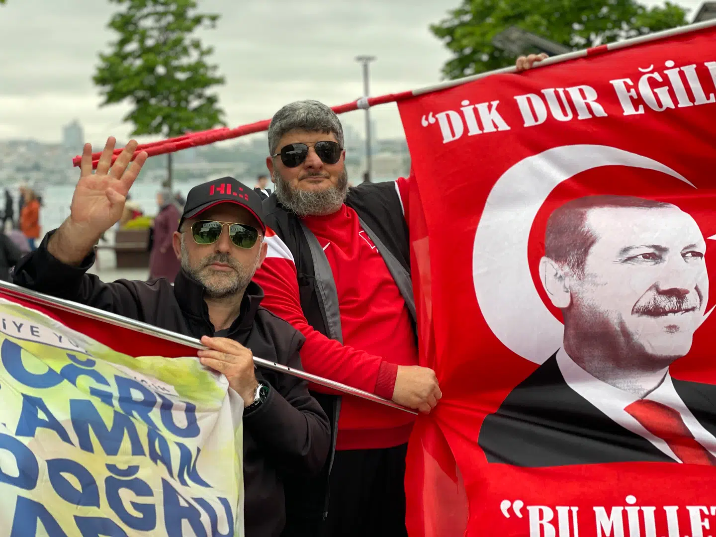 Erdoganvælgerne i ÜskÜdar føler sig sikre på, at deres kandidat vil vinde på trods af dårlige meningsmålinger