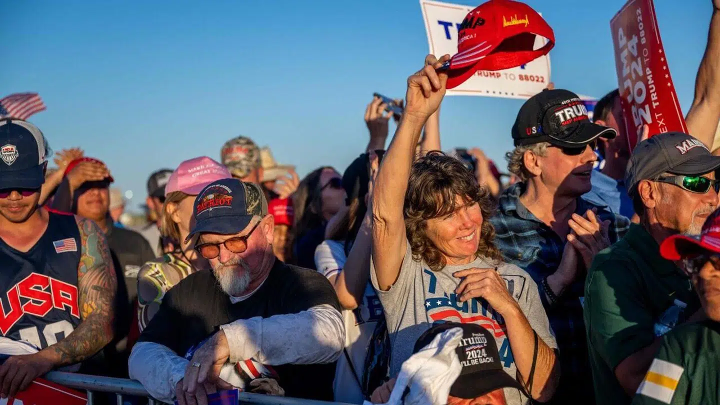 Trump-støtter tog også imod ekspræsidentens fly, der har fået tilnavnet 'Trump Force One', da det landede i Waco, Texas.