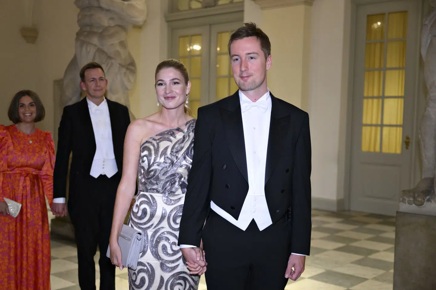 Medlem af Folketinget Jacob Mark (SF) og Christina Krzyrosiak Hansen (S) ankommer her til et aftenselskab i anledningen af dronning Margrethes 50-års jubilæum som regent i 2022. Philip Davali/Ritzau Scanpix