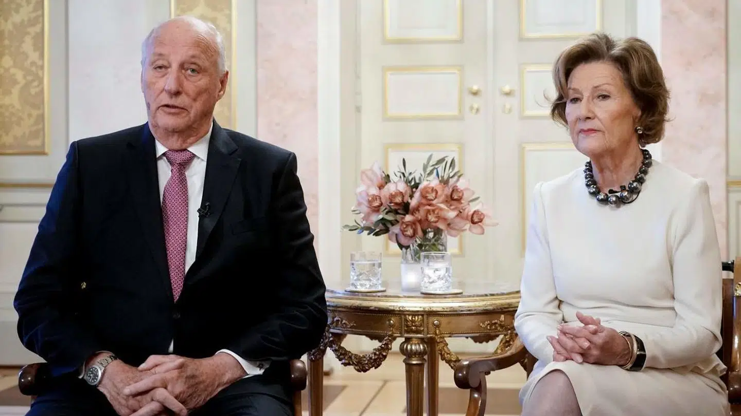 Kongen og resten af den royale familie må ikke vises på sin svigersøns sociale medier.