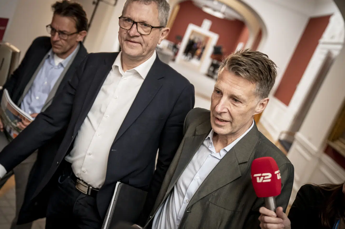 Jon Stephensen (M, th.) bekræfter, at det er hans stemme, man hører på en lækket lydfil. men han afviser fortsat at have forfalsket en underskrift. (Arkivfoto) Mads Claus Rasmussen/Ritzau Scanpix