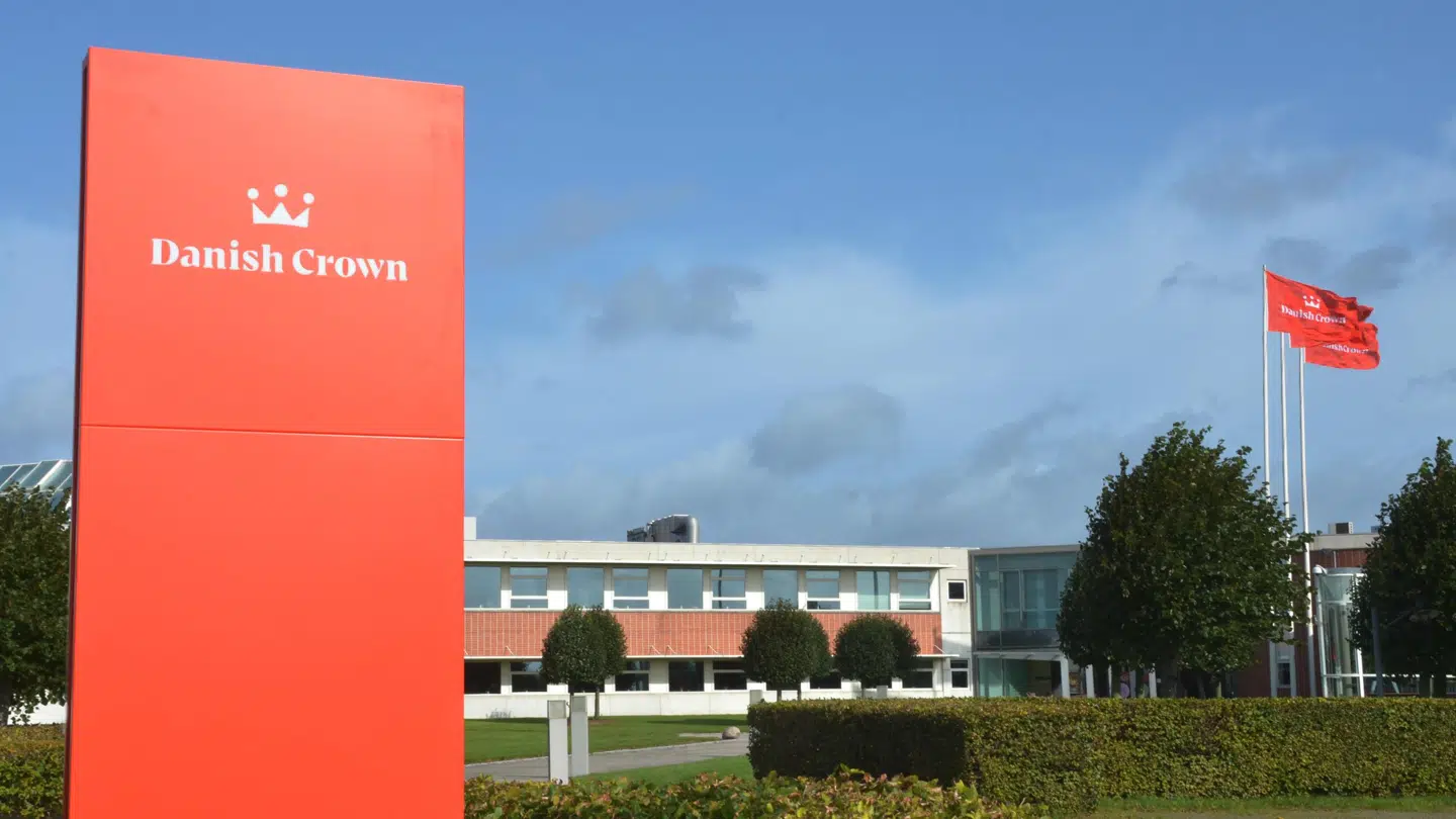 Danish Crown har hovedkvarter i Randers. Koncernen overtager 1. april 14.000 kvadratmeter bygninger i Vejen af Kurt Skare.