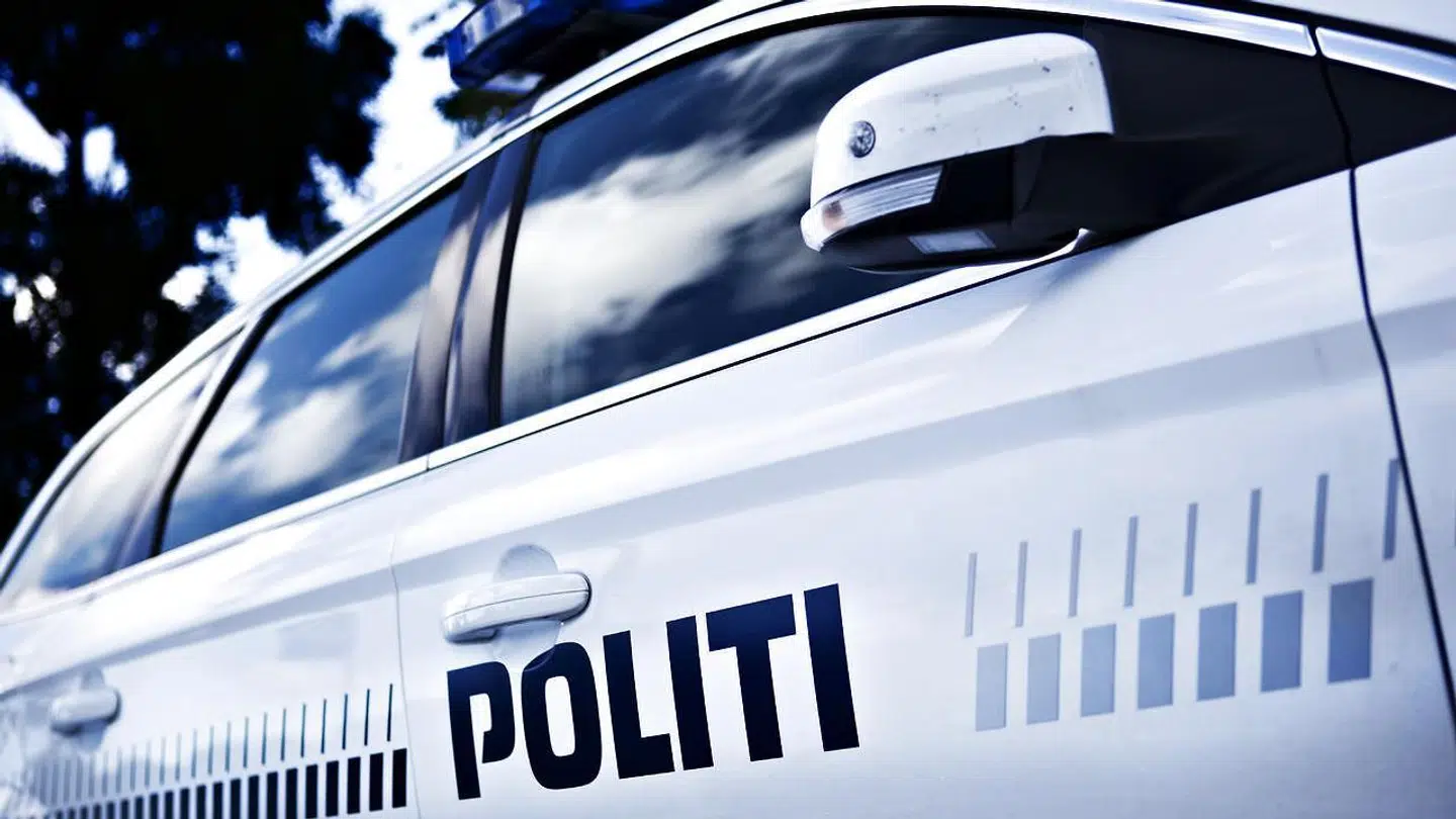 Søndag eftermiddag spottede flere bilister to små børn ved Vestmotorvejen.