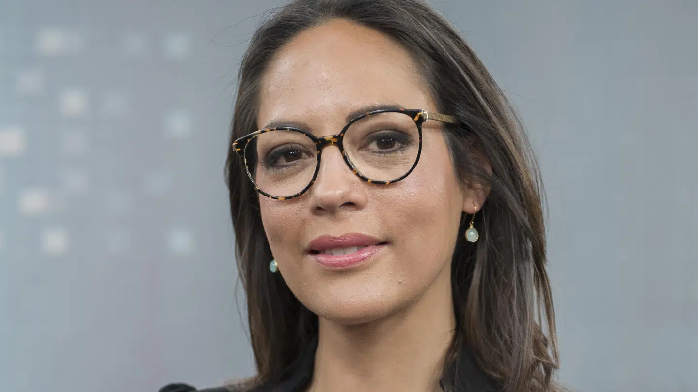 Karin Cruz Forsstrøm har i mange år været nyhedsvært på TV 2. I dag arbejder hun blandt andet med kommunikation og medietræning.