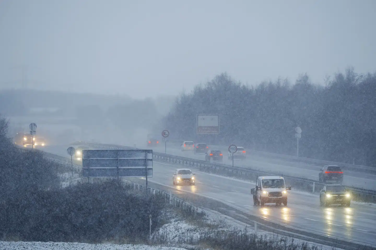 Især det nordlige Jylland vågnede tirsdag op til et snedækket landskab. Også natten til onsdag har vejret voldt problemer i trafikken - dog intet alvorligt. Bo Amstrup/Ritzau Scanpix