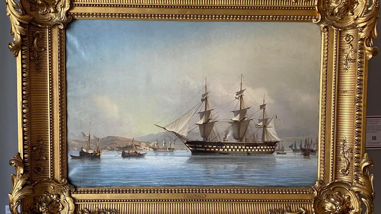 Dette maleri af Anton Melbye har blandt andet tilhørt kong Frederik VIII (1843-1912) og dronning Lovisa af Danmark (1851-1926) og har tidligere hængt på Amalienborg.