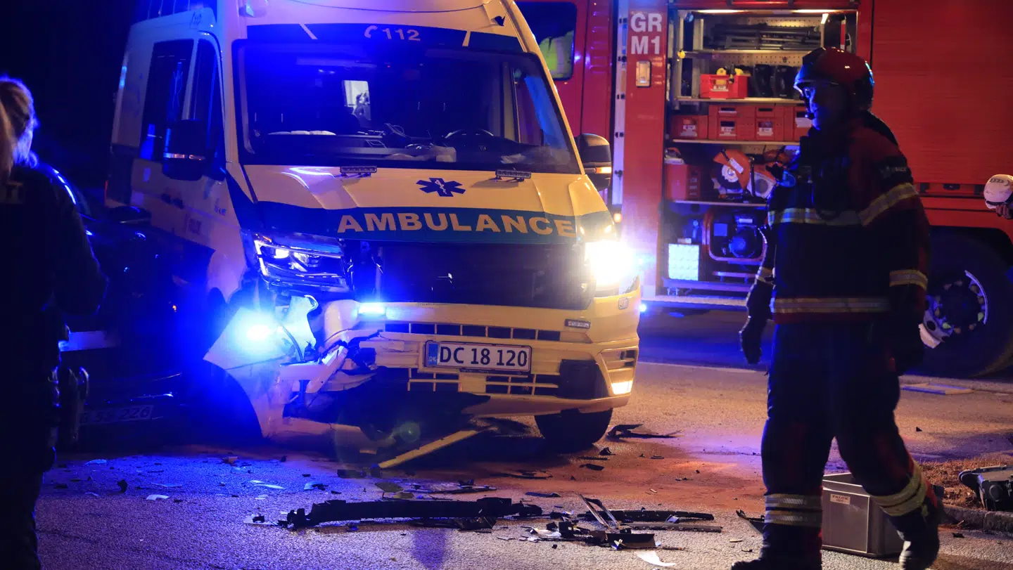 Fronten på ambulancen efter sammenstødet.