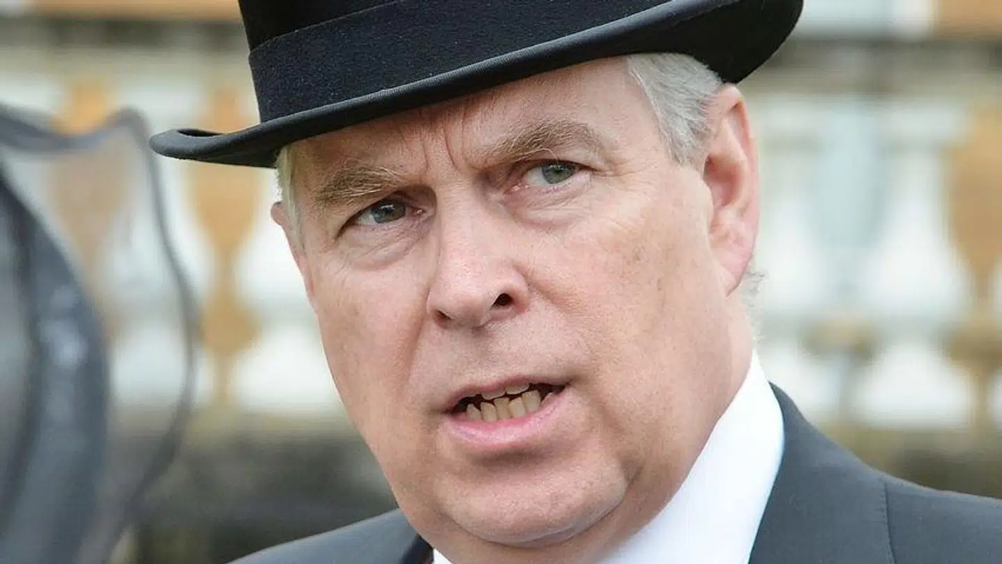 Prins Andrew virker ikke til at være begejstret for udsigten til at skulle flytte.