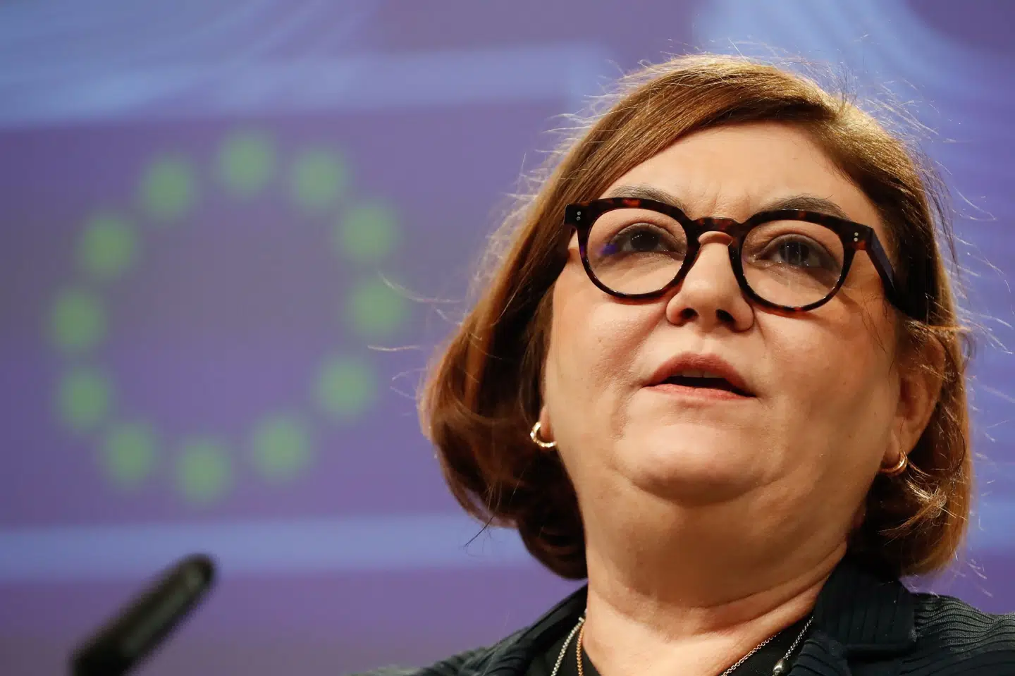 Farlige bilister skal straffes hårdere, siger EU's transportkommissær, Adina Valean. Derfor foreslår EU-Kommissionen, at frakendelser af kørekort skal gælde for hele EU. (Arkivfoto). Stephanie Lecocq/Ritzau Scanpix