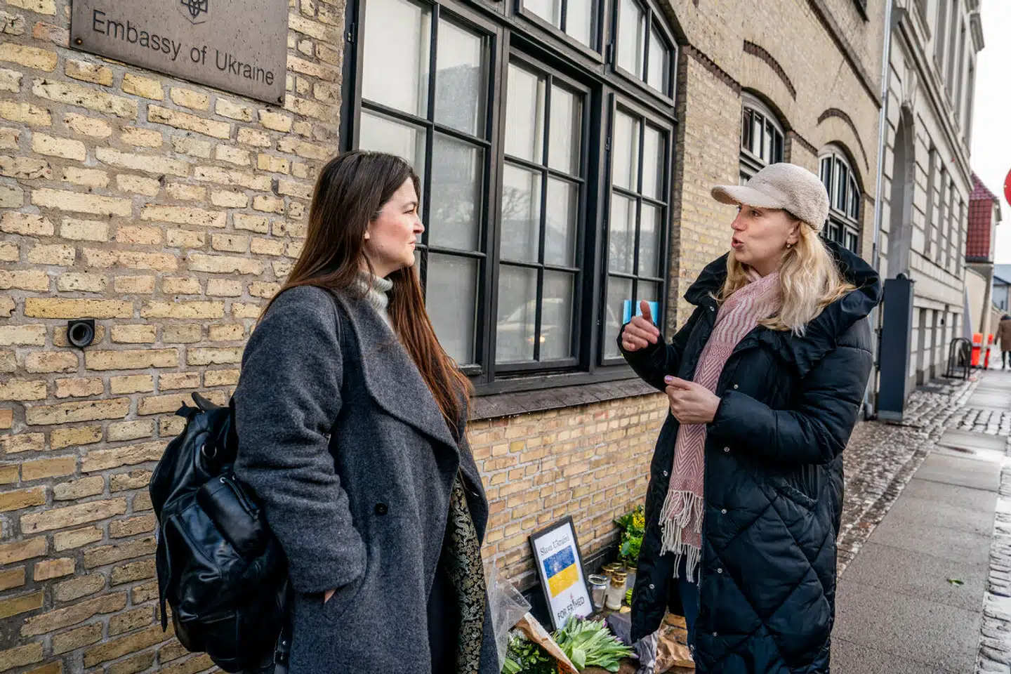 Fredag eftermiddag tog Uljana Stavynoha-Tjernokua og Olga Podolyak ind til den ukrainske ambassade i håb om hjælp til at forklare Helingør Kommune, at det ikke er smart at sætte en russisk lærer til at undervise ukrainske flygtningebørn på russisk.