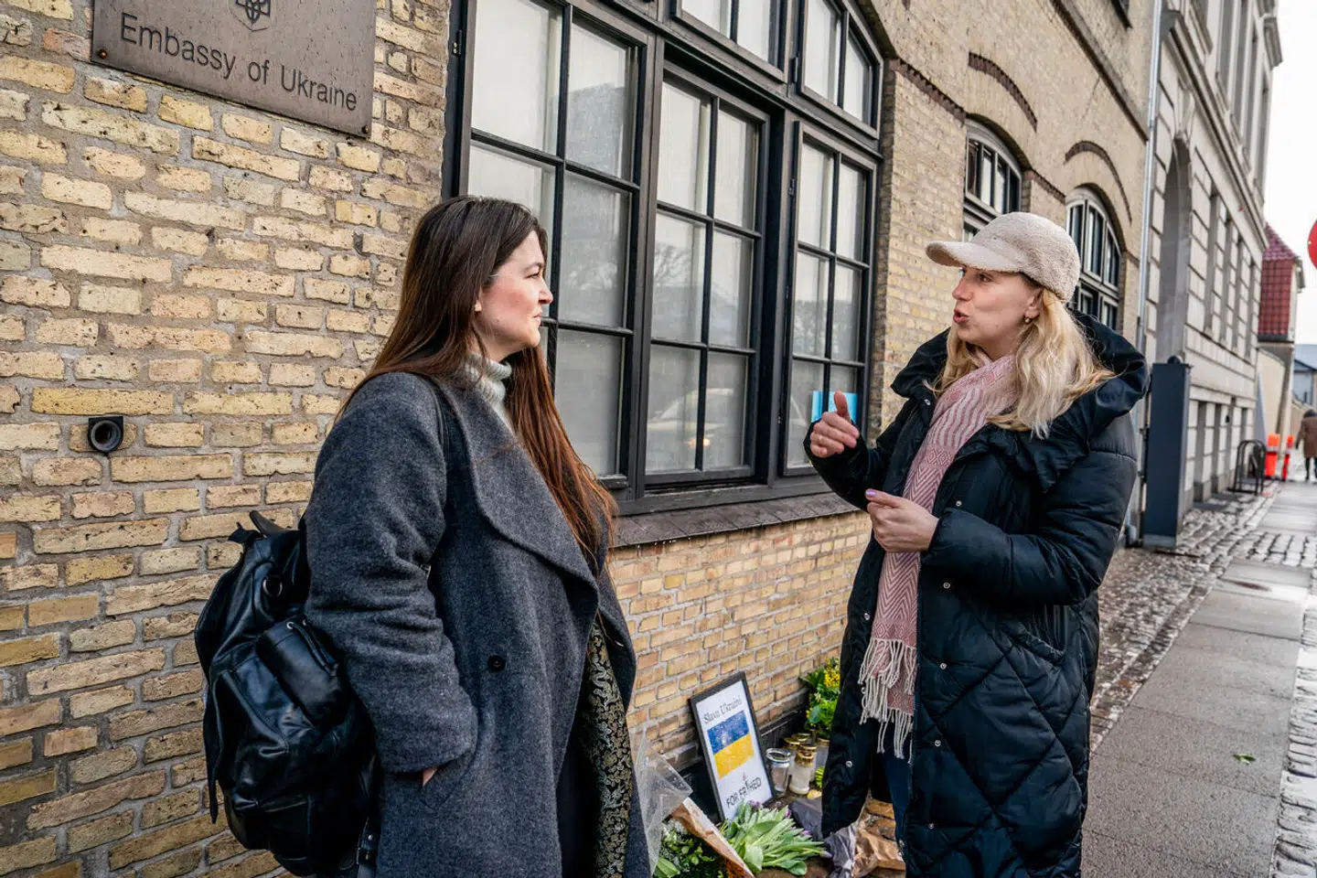 Fredag eftermiddag tog Uljana Stavynoha-Tjernokua og Olga Podolyak ind til den ukrainske ambassade i håb om hjælp til at forklare Helingør Kommune, at det ikke er smart at sætte en russisk lærer til at undervise ukrainske flygtningebørn på russisk.