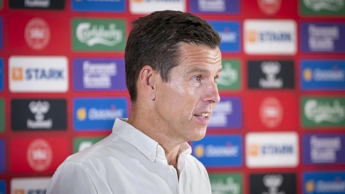 DBUs kommunikationschef, Jakob Høyer, afviser nu at det er ham, der har skrevet under på et centralt papir i sagen om Aveny-T.