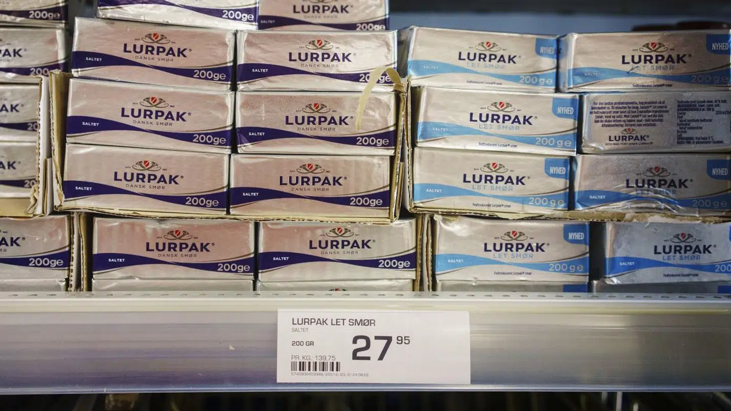 Prisen på smør og gas er steget mere i Danmark end i andre lande, vi kan sammenligne os med. Det konkluderer Konkurrence- og Forbrugerstyrelsen efter et pristjek, som blev sat i gang af erhvervsminister Simon Kollerup (S) i august 2022. (Foto: Bo Amstrup/Ritzau Scanpix)