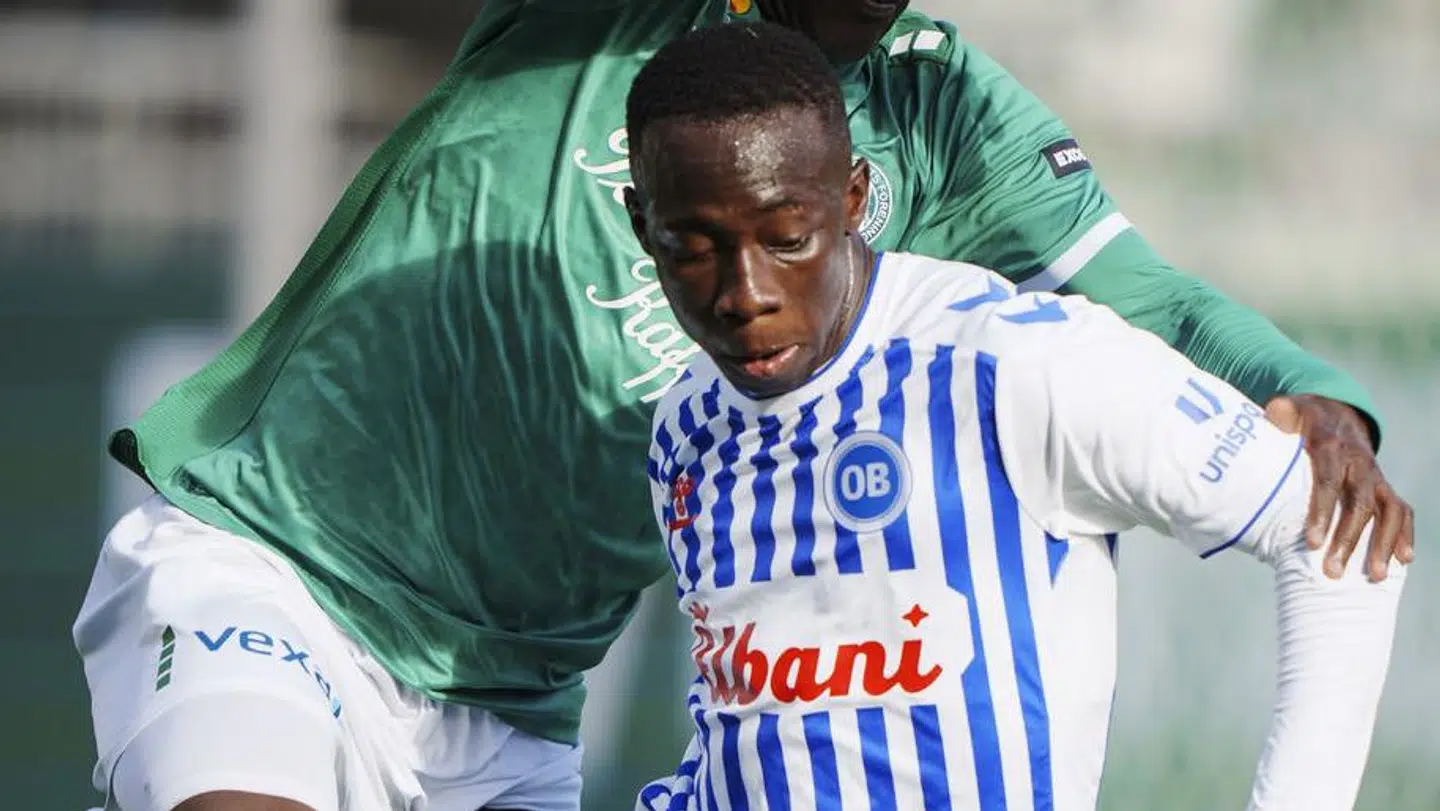 Yankuba Minteh er sygemeldt. Nu skærper klubben sikkerheden omkring ham.