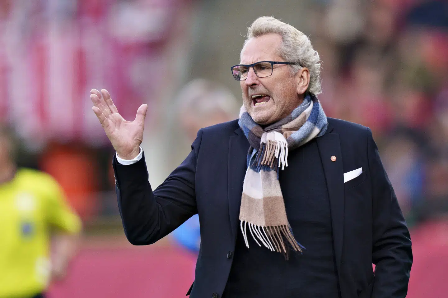 AaB-træner Erik Hamrén får formentlig brug for en windbreaker på sidelinjen i fredagens superligakamp. Henning Bagger/Ritzau Scanpix