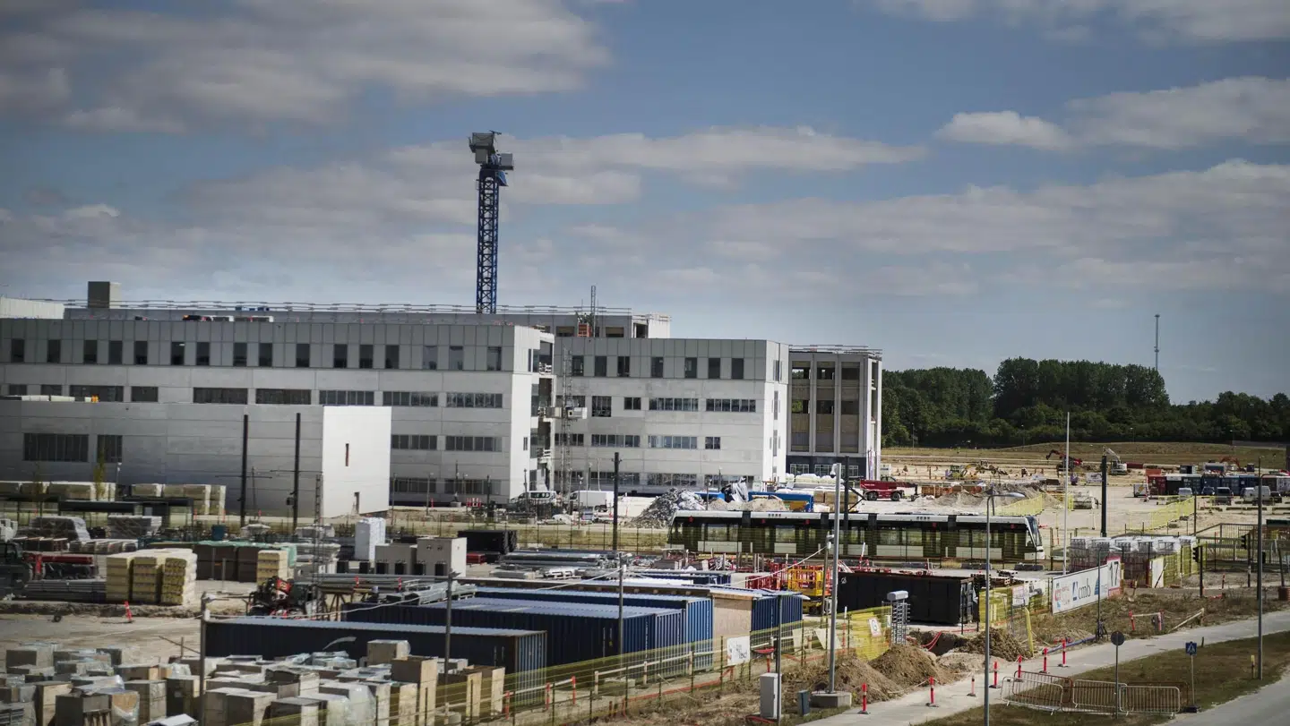 Det nye Odense Universitetshospital er blevet forsinket over flere omgange senest i december 2022. Det vides ikke, om skimmelangrebet har haft indflydelse på forsinkelsen (Arkivfoto).