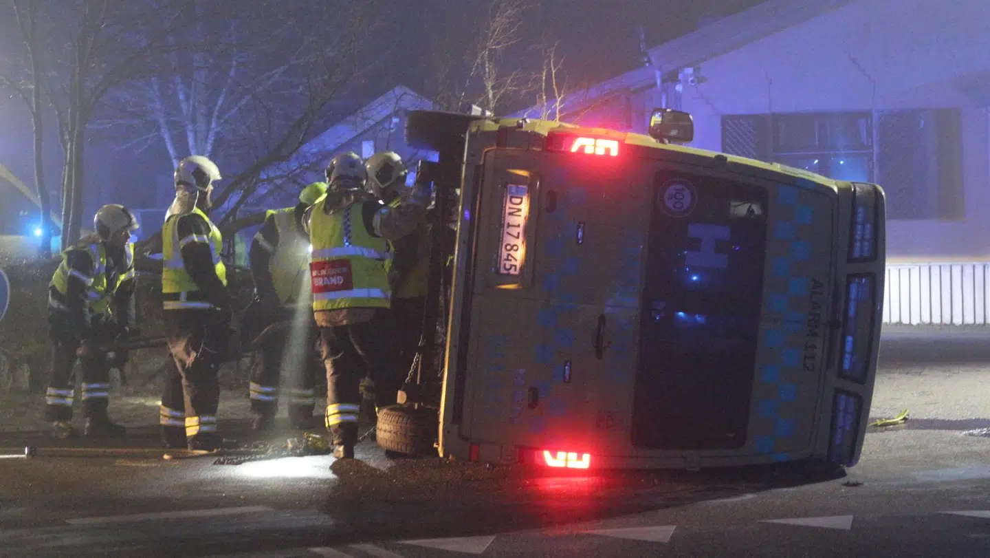 En ambulance kørte natten til torsdag galt i Tårnby.