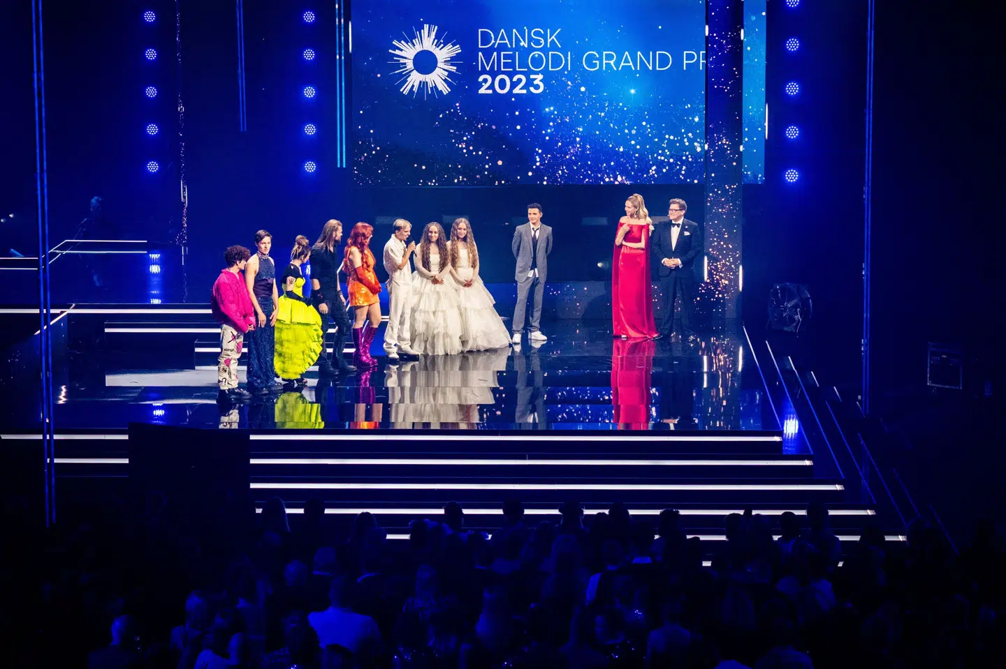 Melodigrandprixets værter, Tina Müller og Heino Hansen, måtte padle, som man kalder det i tv-sprog. Ida Marie Odgaard/Ritzau Scanpix