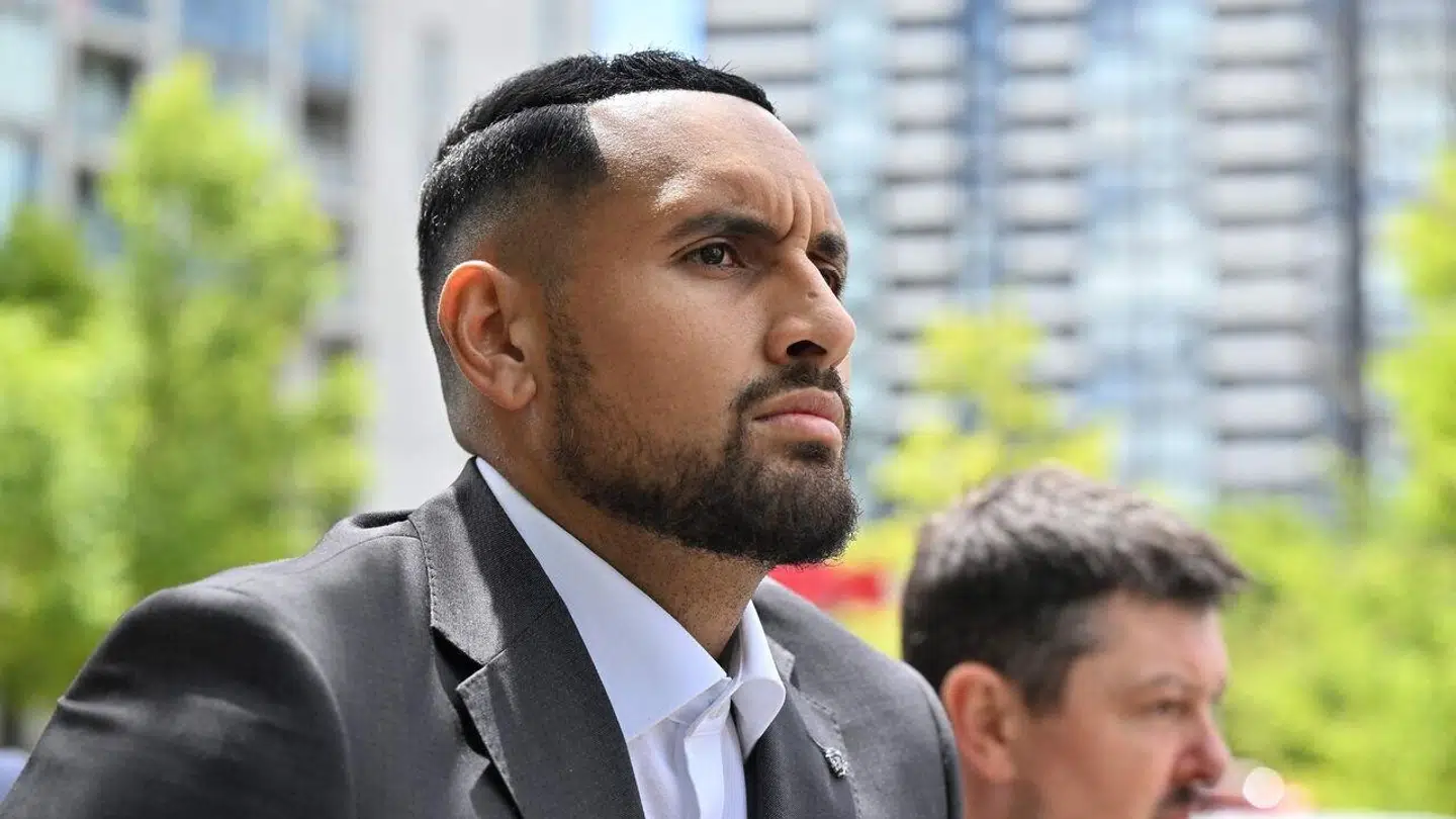 Den australske verdensstjerne Nick Kyrgios kommer med en bøn til Holger Rune.