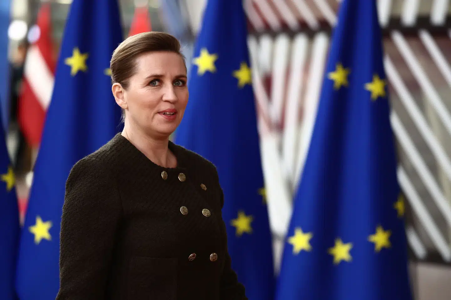 Statsminister Mette Frederiksen oplever stigende interesse for det danske ønske om et modtagecenter uden for EU. Det siger hun efter EU-topmøde torsdag. Stephanie Lecocq/Ritzau Scanpix