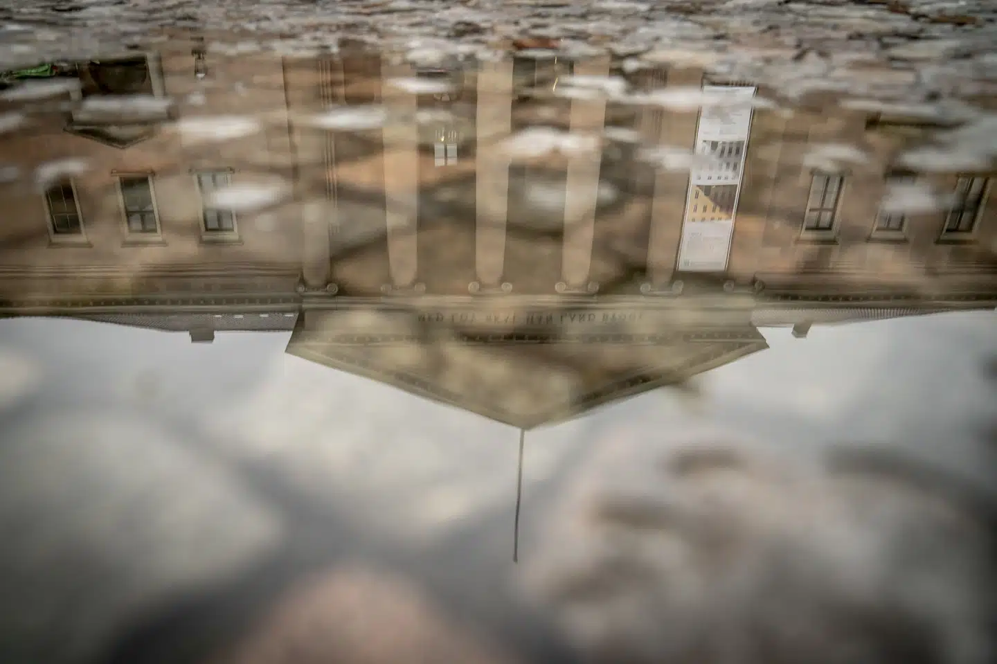 Til efteråret ventes en mand, der er chef for en offentlig myndighed, at skulle for Københavns Byret. Han er tiltalt for vold og fareforvoldelse ved angiveligt at have spyttet og bakket ind i en parkeringsvagt. (Arkivfoto). Mads Claus Rasmussen/Ritzau Scanpix