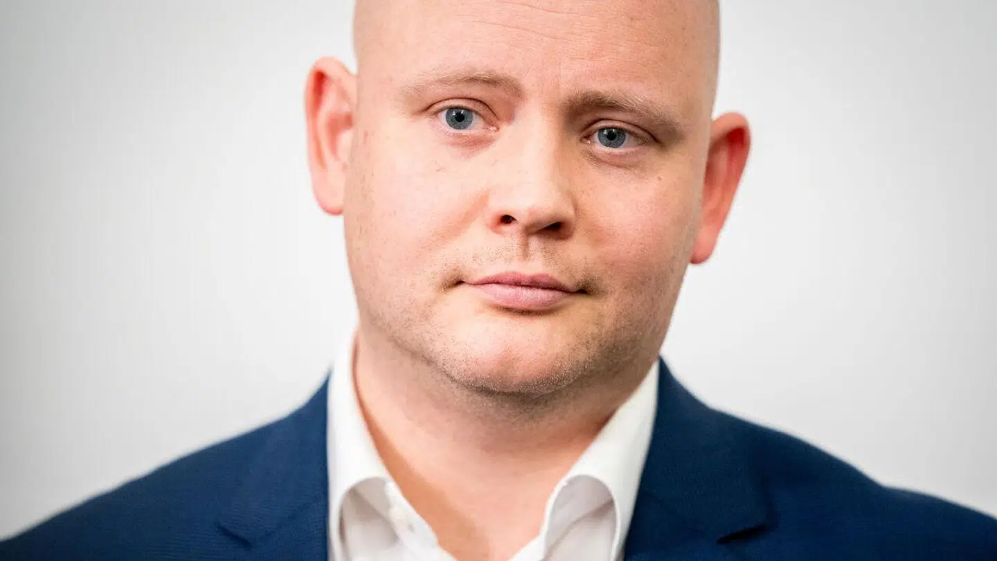 Jakob Engel-Schmidt (M) reagerer på DR-dokumentaren 'Fodboldens usynlige syge'.