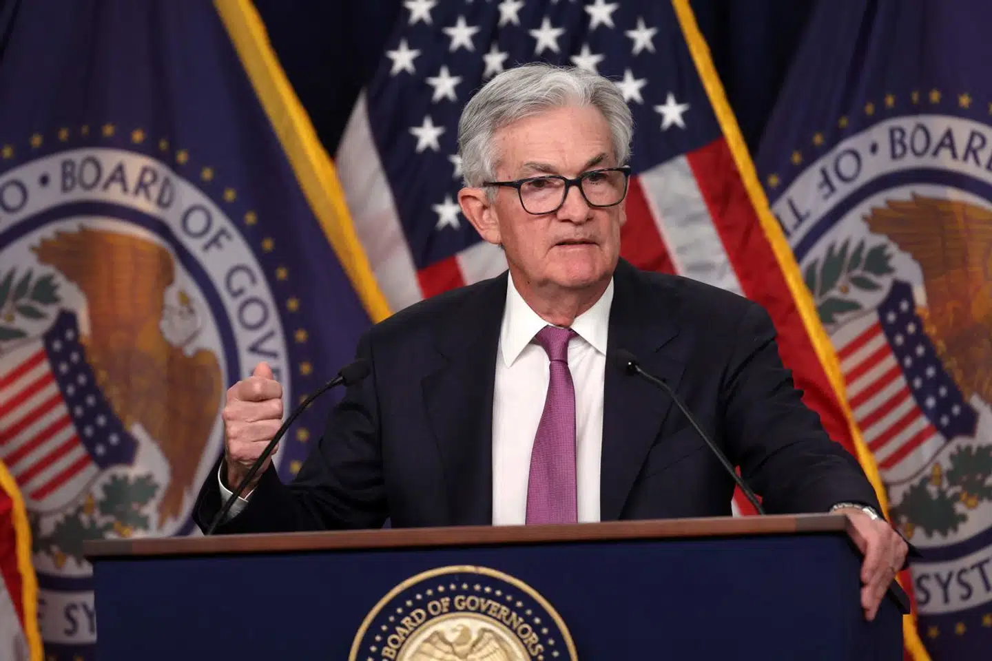Federal Reserve-chefen Jerome Powell kom egentlig med mange hårde udtalelser, men investorerne fortolkede overordnet pressekonferencen som mildere end frygtet, og det satte gang i store bevægelser på finansmarkedet.
