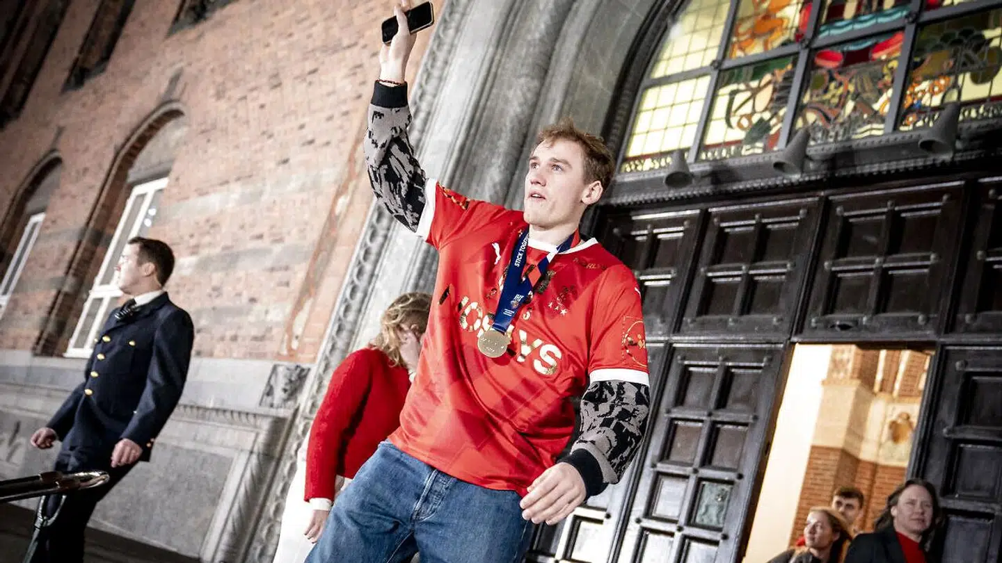Simon Pytlick efter hyldest af guldvinderne på Københavns Rådhus, mandag den 30. januar 2023. Herrehåndboldlandsholdet vandt guld under VM i Sverige, for tredje gang i træk.. (Foto: Mads Claus Rasmussen/Ritzau Scanpix)