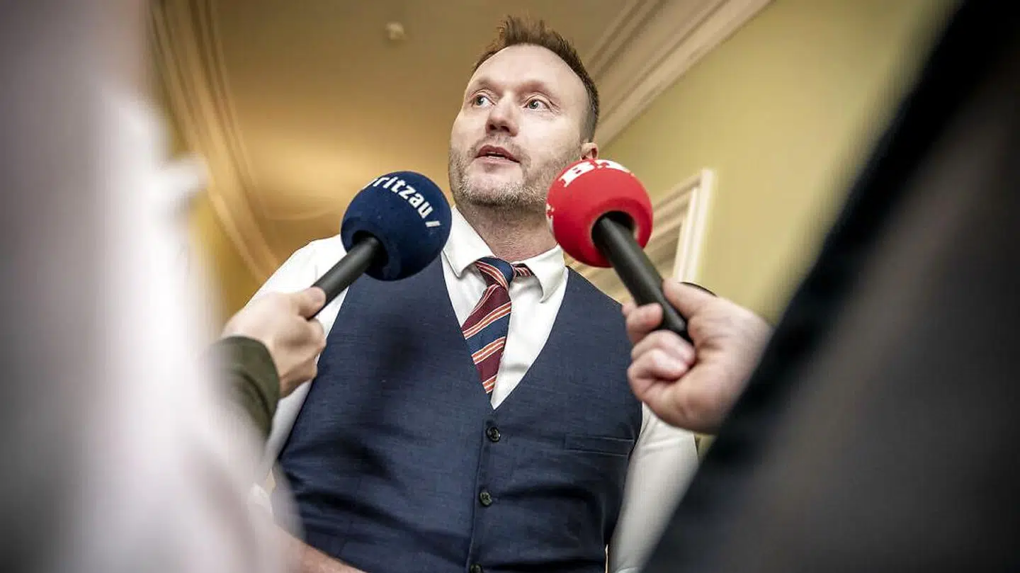 Lars Boje Mathiesen kritiseres af sine politiske kollegaer for at »lufte konspirationsteorier«.