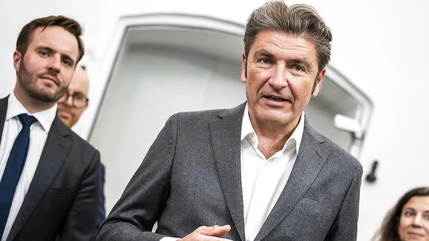Rogaczewski ses her med Finansminister Nicolai Wammen og erhvervsminister Simon Kollerup i 2021, da de tog imod anbefalinger fra regeringens Digitaliseringspartnerskab i Finansministeriet.