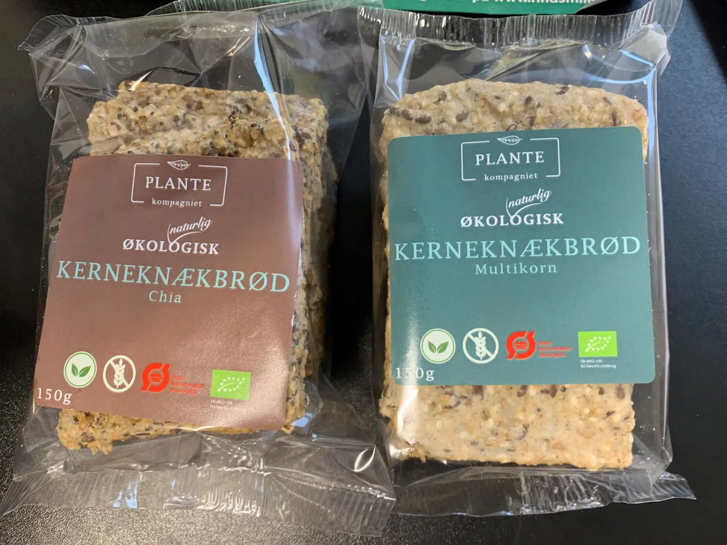 De to typer knækbrød, som tilbagekaldes fra Meny og Spar i hele landet.