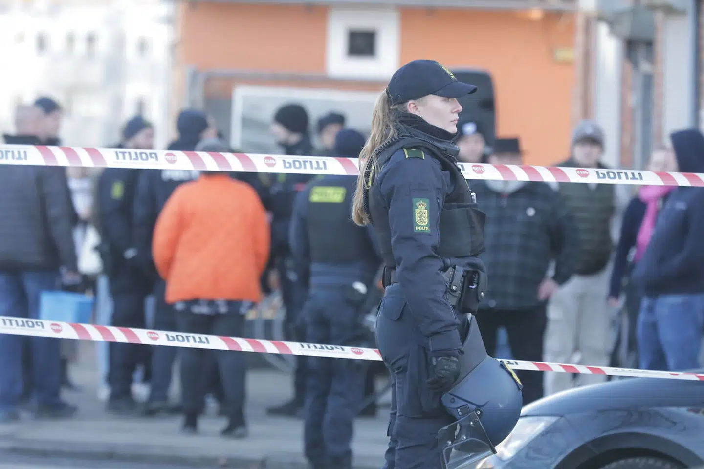 Rasmus Paludan foran moskeen på Dortheavej på Nørrebro i København fredag den 27. januar 2023. Paludan vil brænde en koran foran moskeen.