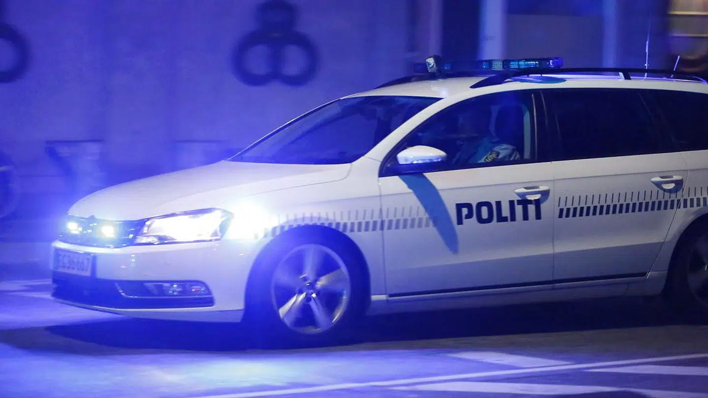 En 32-årig kvinde gik amok og truede med at skære halsen over på sin ekskæreste.