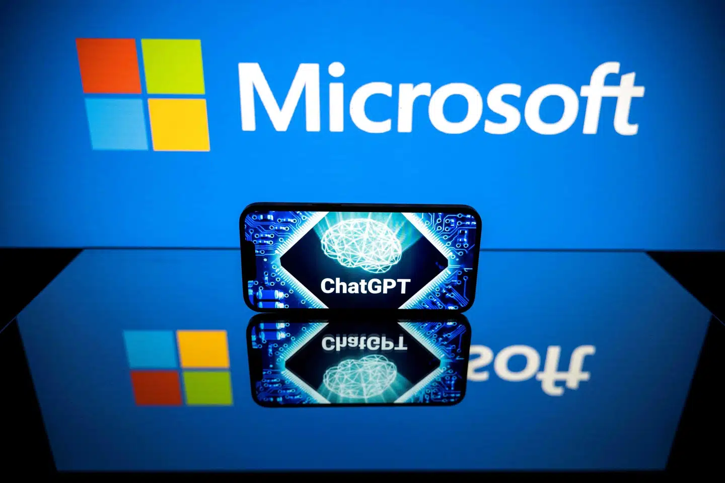 Microsoft har investeret i virksomheden OpenAI, som står bag chatrobotten ChatGPT, flere gange. Senest har Microsoft investeret 10 milliarder dollar i OpenAI. (Arkivfoto) Lionel Bonaventure/Ritzau Scanpix