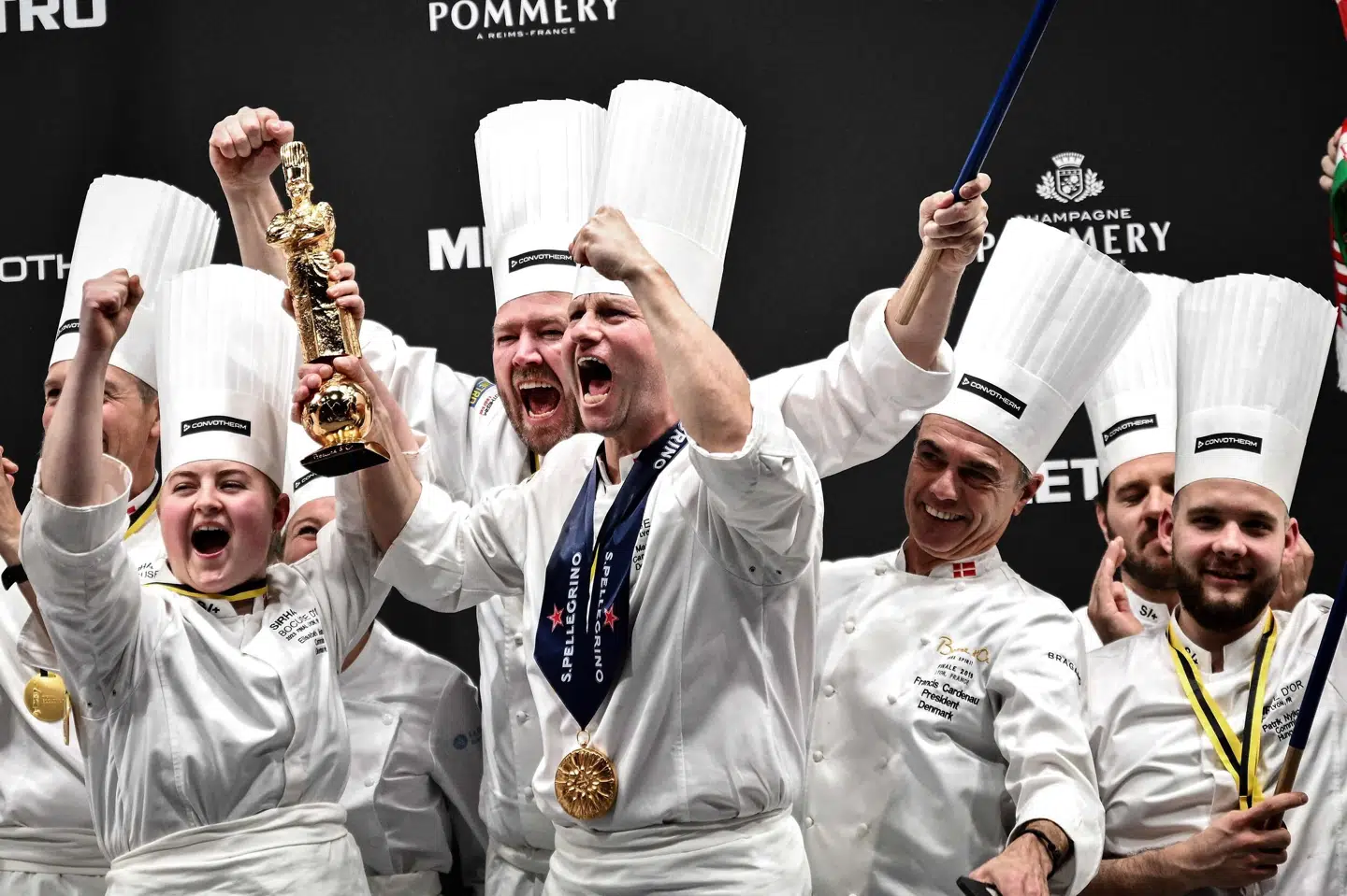 Ud over Brian Mark Hansen har det danske hold bestået af assistent Elisabeth Madsen, der er kok på Svinkløv Badehotel, og deres coach Christian Ebbe. Jeff Pachoud/Ritzau Scanpix